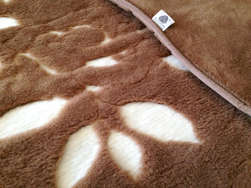174 KOŁDRA Z WEŁNY WIELBŁĄDZIEJ CAMEL BIAŁA LILIA 160x200