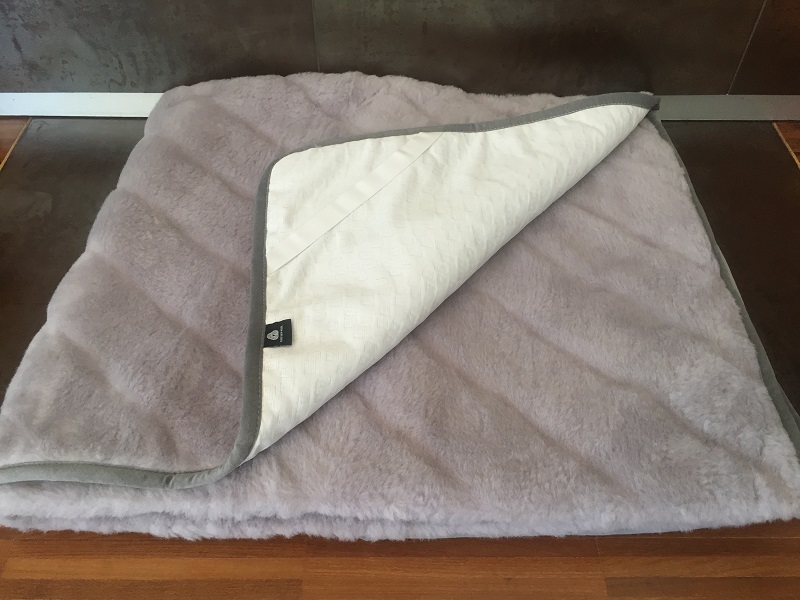 POŚCIEL Z WEŁNY ALPAKI SILVER PASY + CAMEL CIEMNY PASY 200x200 + PODKŁAD