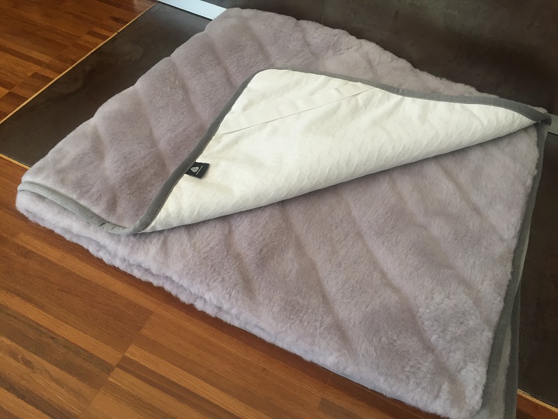 POŚCIEL Z WEŁNY ALPAKI SILVER PASY + CAMEL CIEMNY PASY 200x200 + PODKŁAD